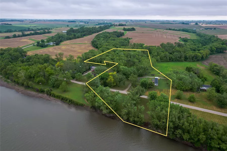 1412 River Road Court, Oskaloosa, IA 52577