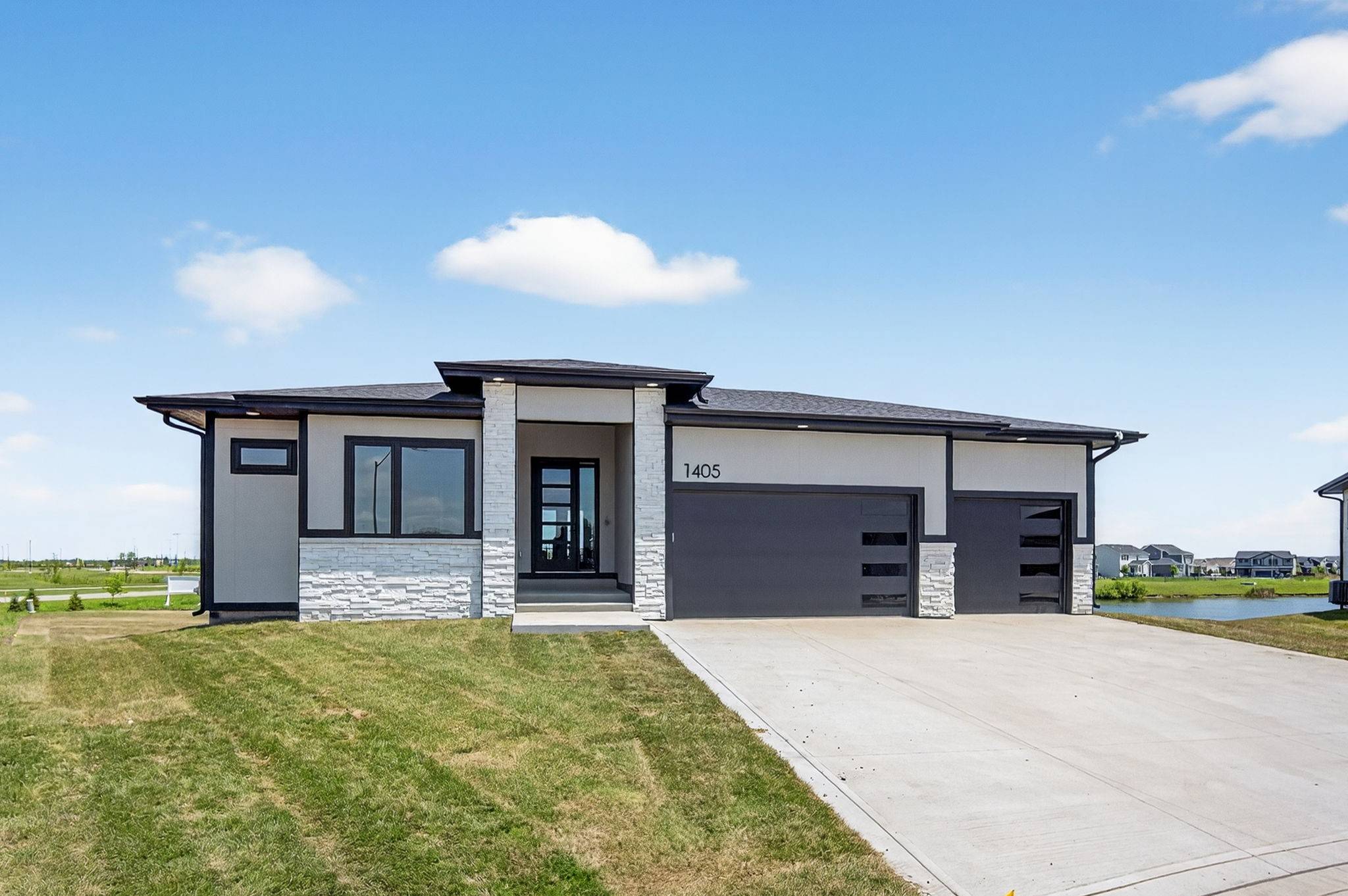 1405 NW Bull Run Court, Waukee, IA 50263