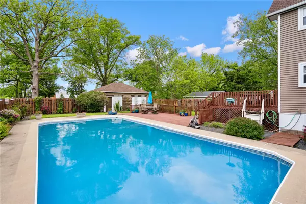 Grinnell, IA 50112,1503 Elm Street