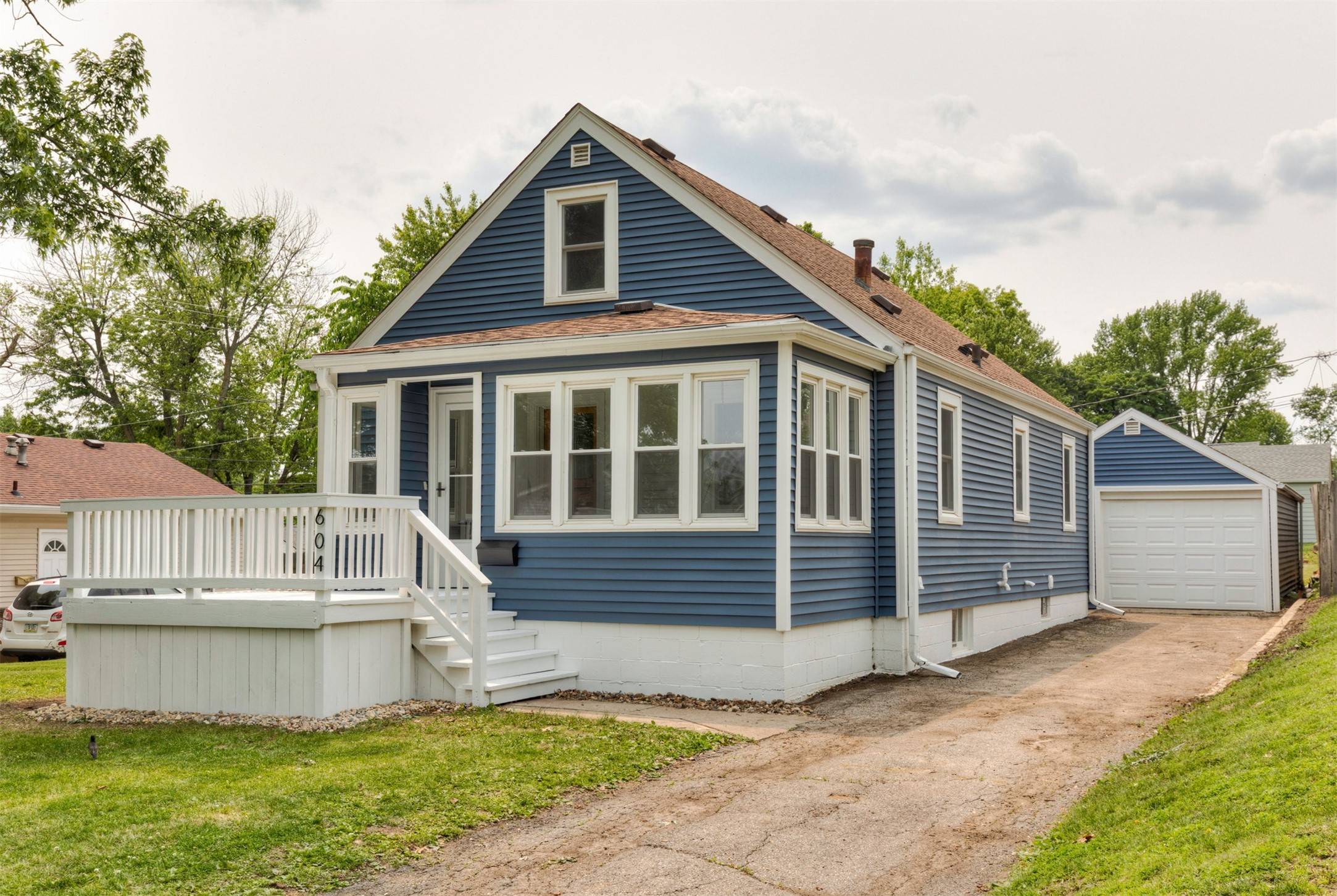 604 10th Street, West Des Moines, IA 50265