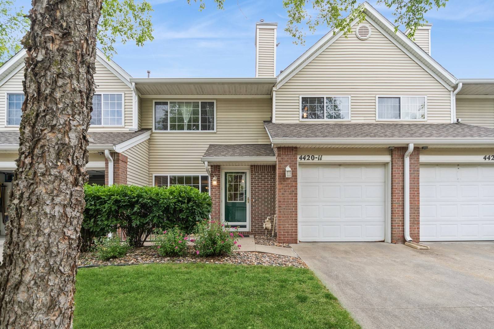 4420 104th Street #11, Urbandale, IA 50322