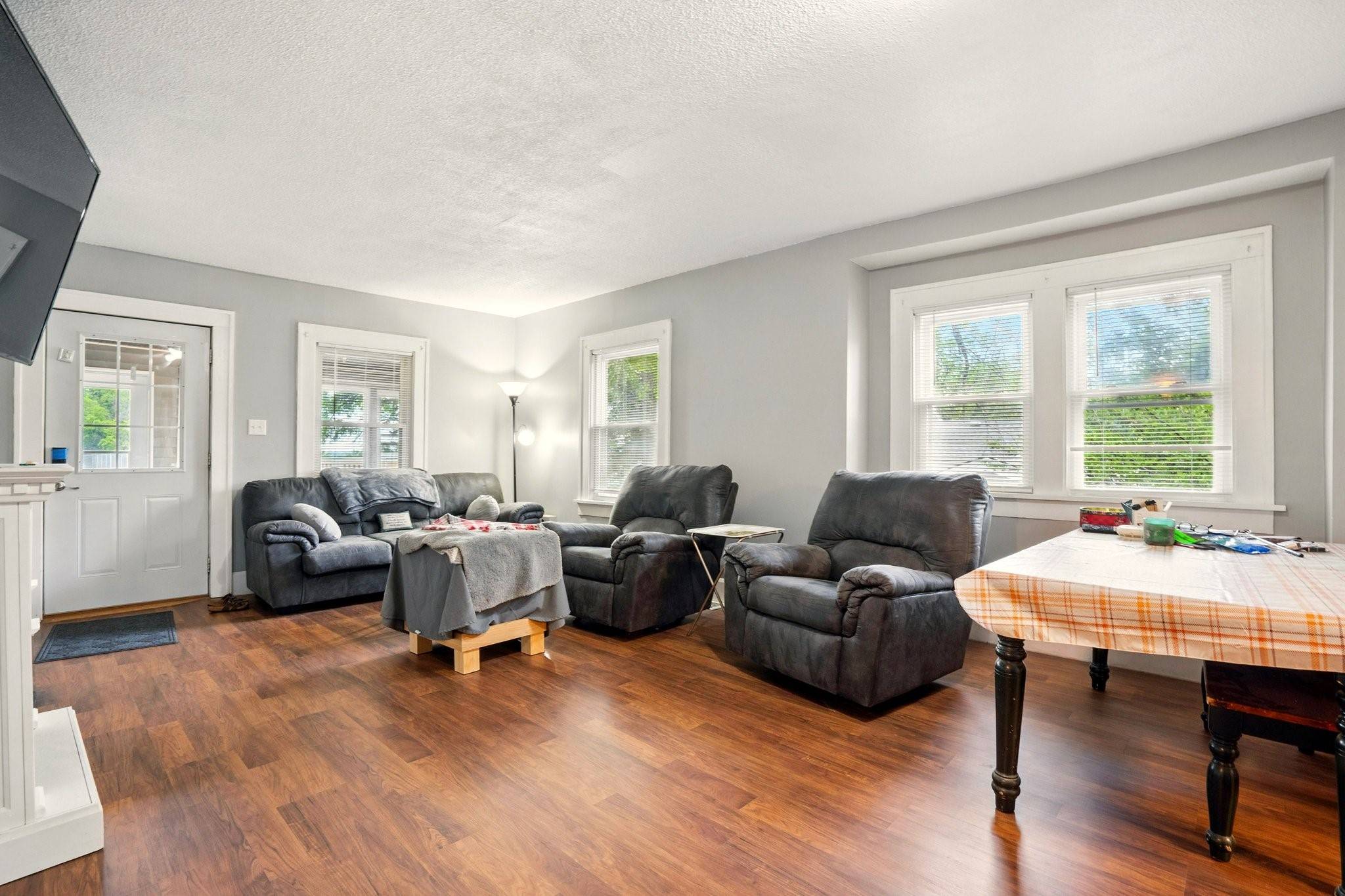 Des Moines, IA 50317,3261 Easton Boulevard