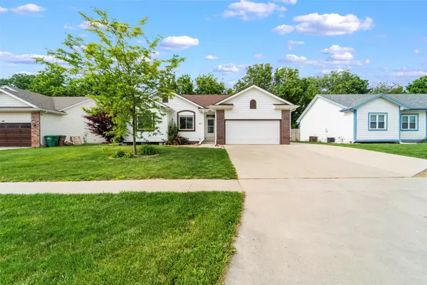 403 4th Street NW, Altoona, IA 50009