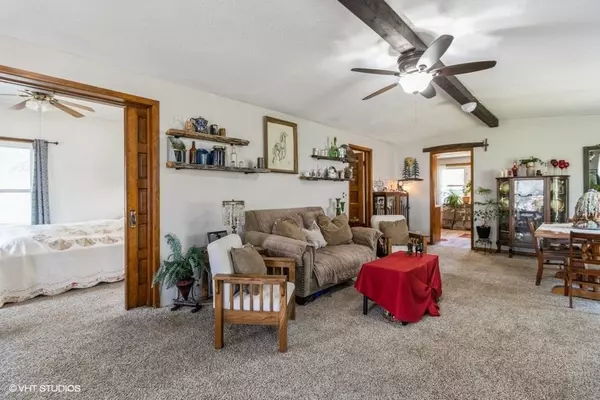 Adel, IA 50003,906 Grove Street