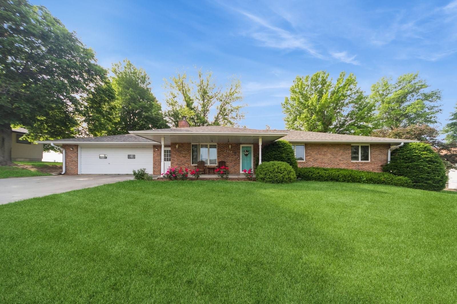 2312 Ridgeway Avenue, Oskaloosa, IA 54577