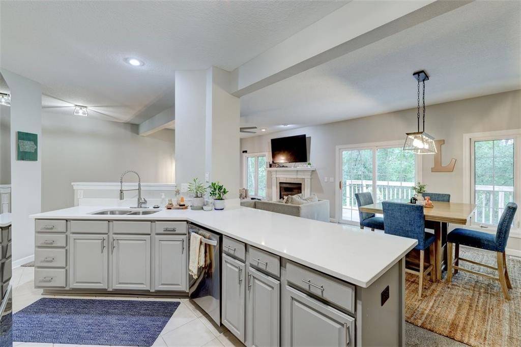 5583 Meredith Drive #5C, Des Moines, IA 50310