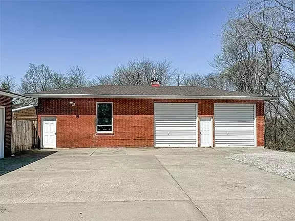 Pella, IA 50219,1009 198th Place