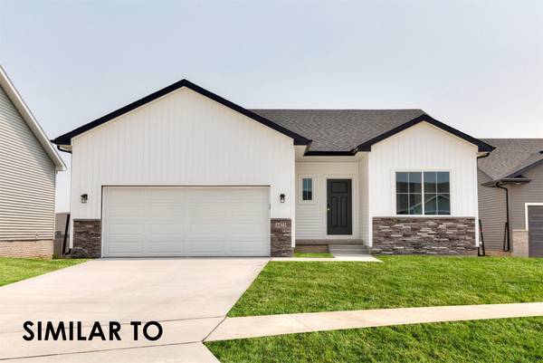 585 NW Compass Avenue, Waukee, IA 50263