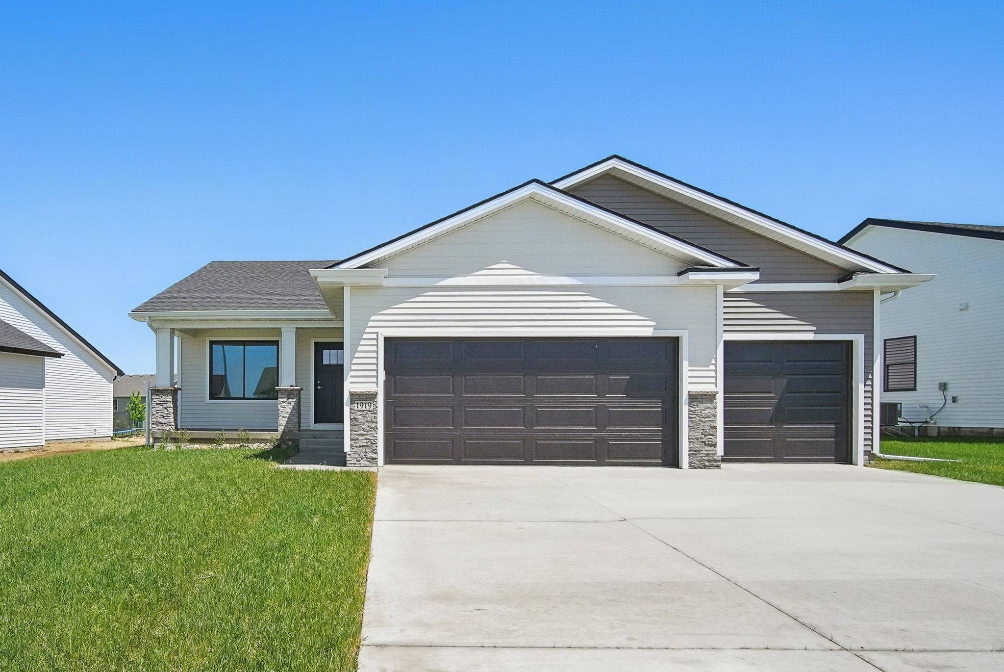 1819 Tuscany Drive SE, Altoona, IA 50009