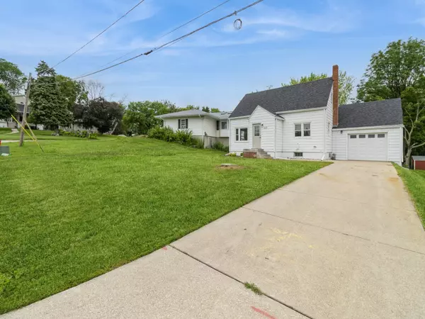 Carlisle, IA 50047,325 Pennsylvania Street