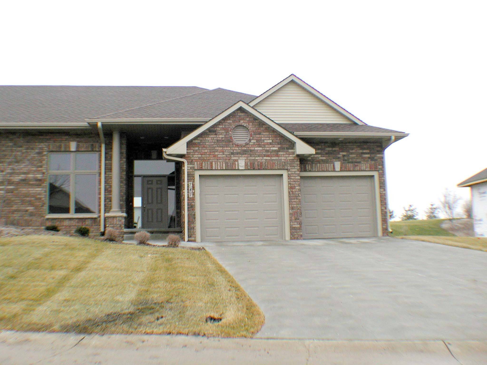 787 Glen Oaks Terrace, West Des Moines, IA 50266
