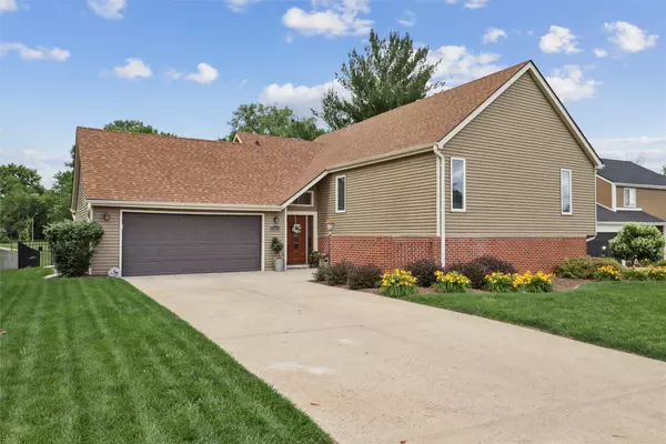 8113 Hammontree Circle, Urbandale, IA 50322