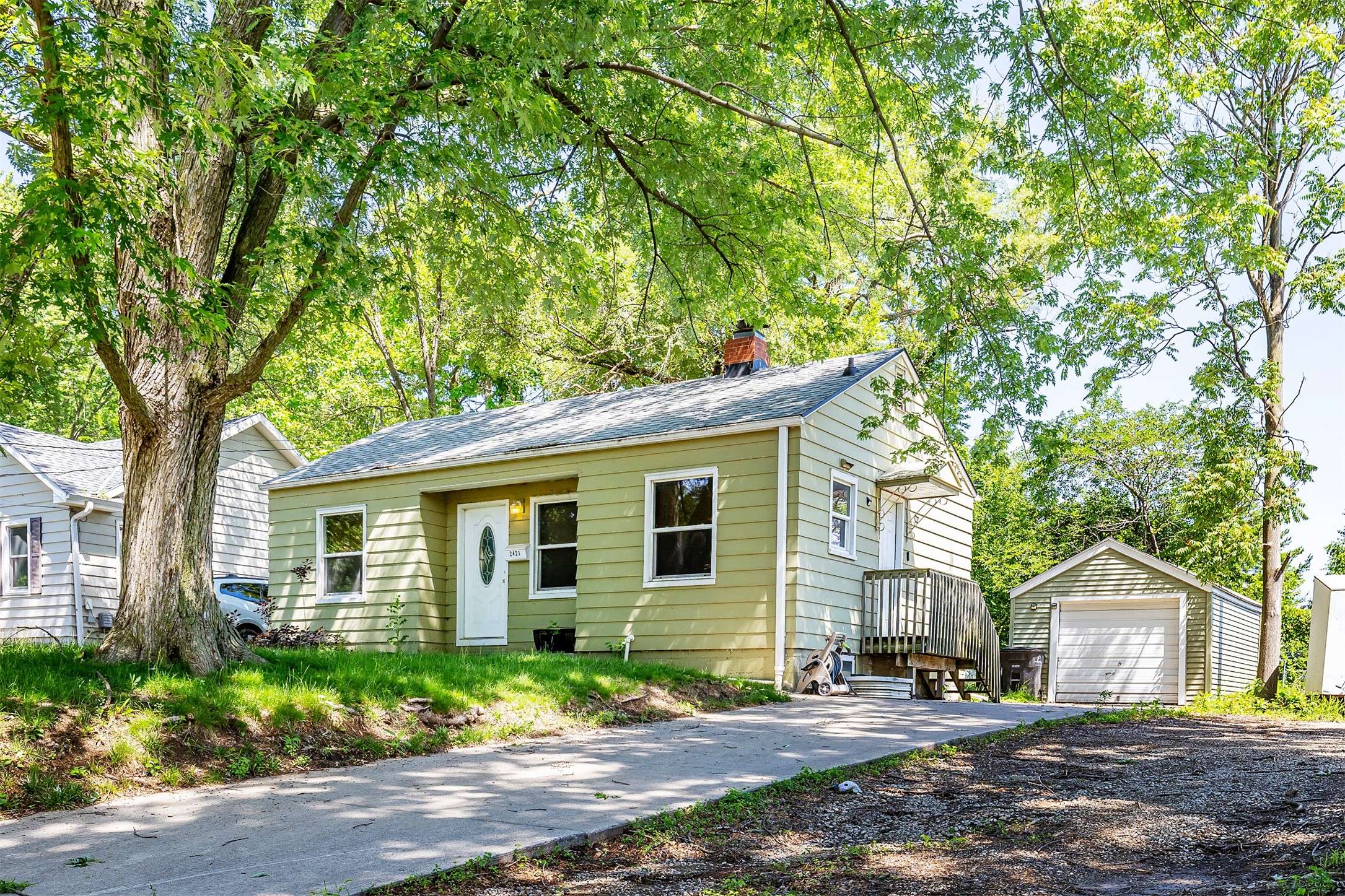2421 Adams Avenue, Des Moines, IA 50310