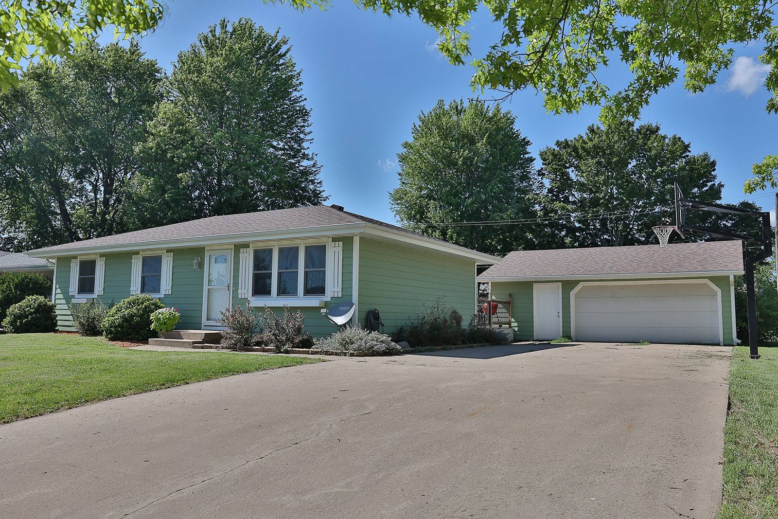 203 W Pleasant Street, Monroe, IA 50170
