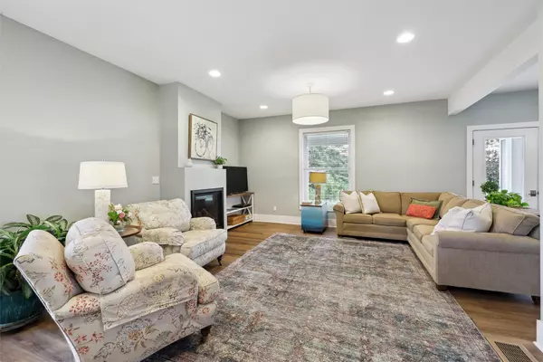 Earlham, IA 50072,1741 Pitzer Road