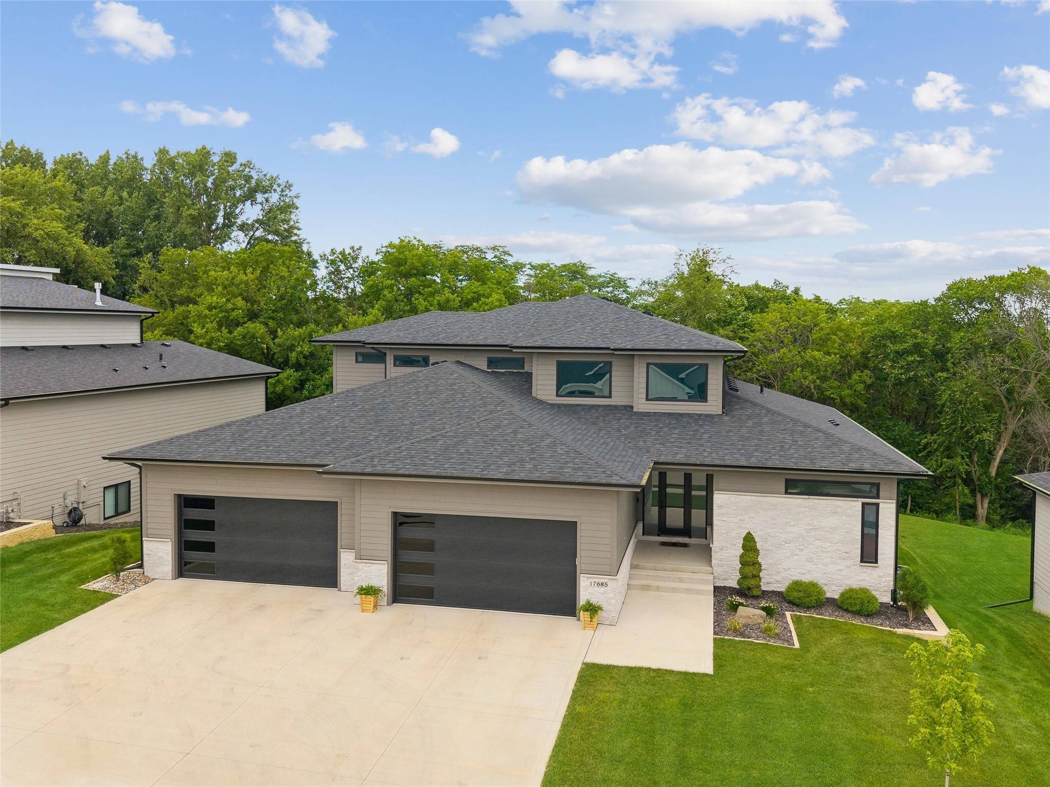 17685 Townsend Drive, Clive, IA 50325