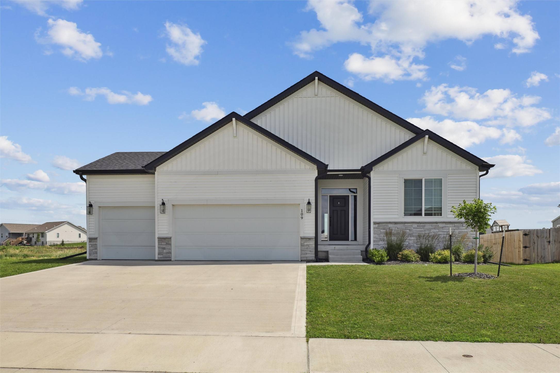 109 Creekside Drive SW, Bondurant, IA 50035