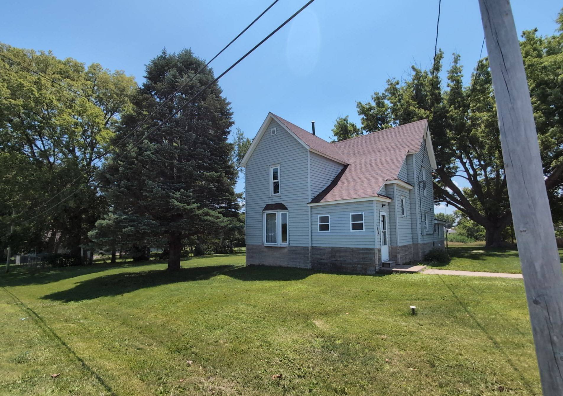 Knoxville, IA 50138,1304 E Pleasant Street