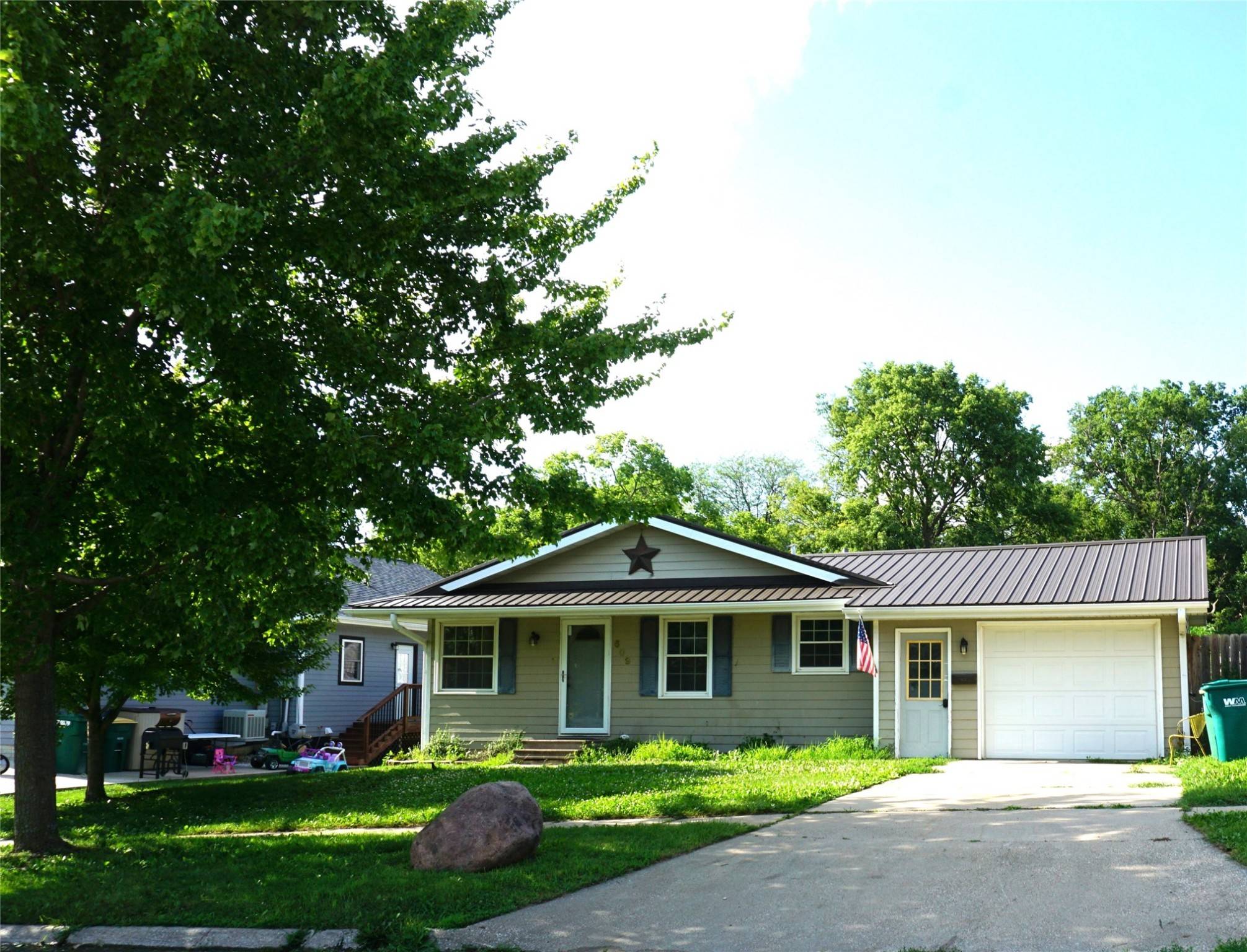 609 E Filmore Street, Winterset, IA 50273