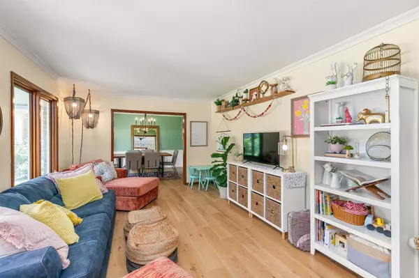 10438 Donna Bella Circle, Clive, IA 50325