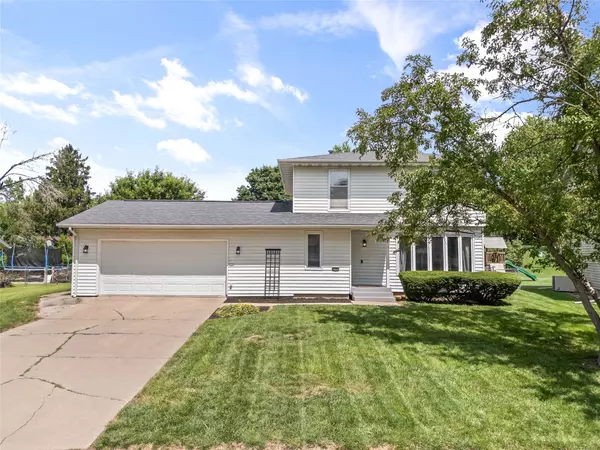 2206 Wakefield Drive, Marshalltown, IA 50158