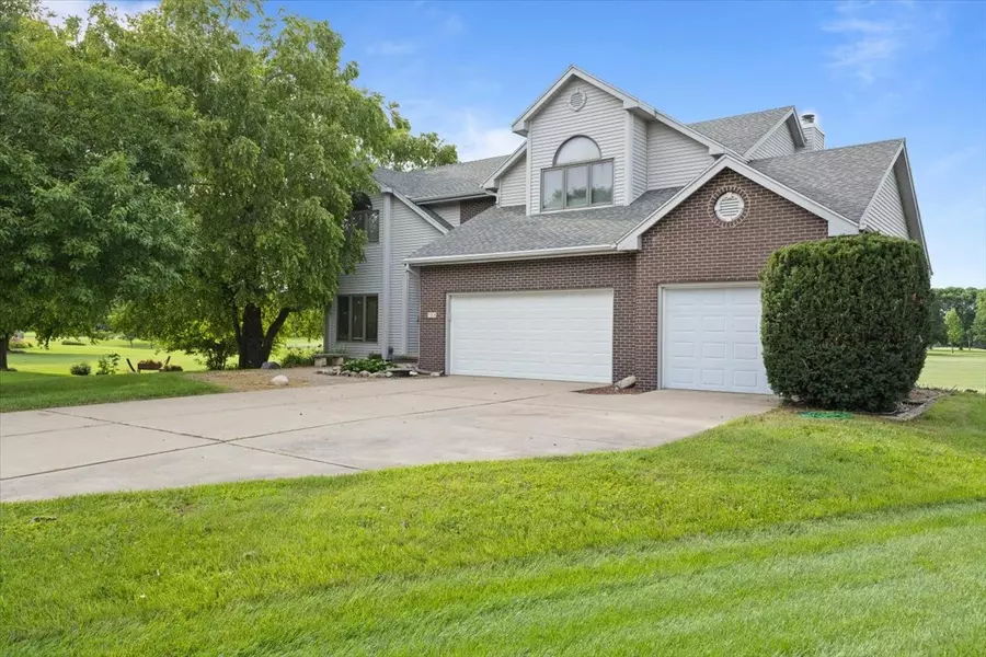 704 SW Coventry Circle, Ankeny, IA 50023