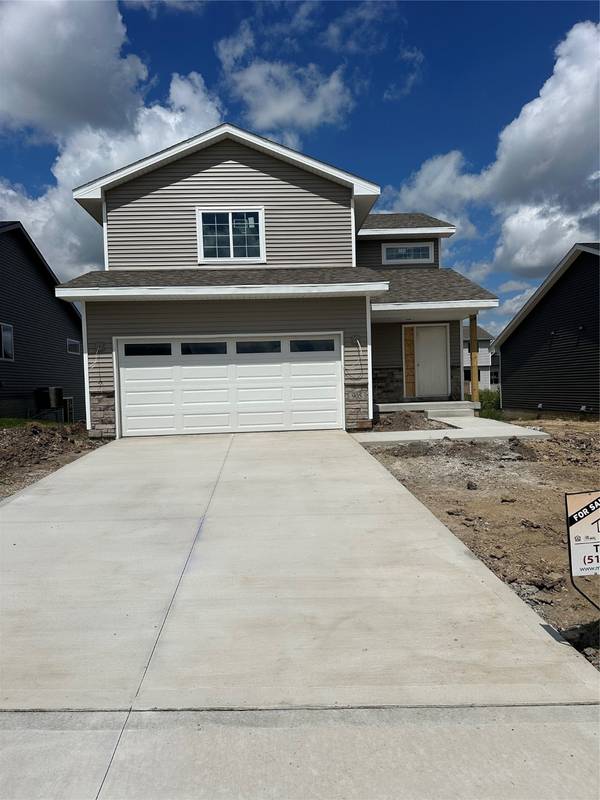 905 Knoll Drive, Norwalk, IA 50211