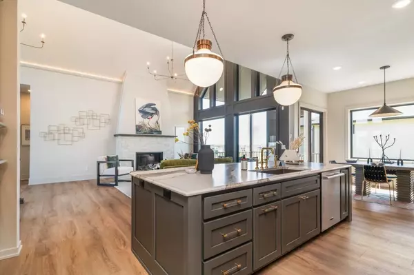 Urbandale, IA 50323,4735 Centennial Boulevard