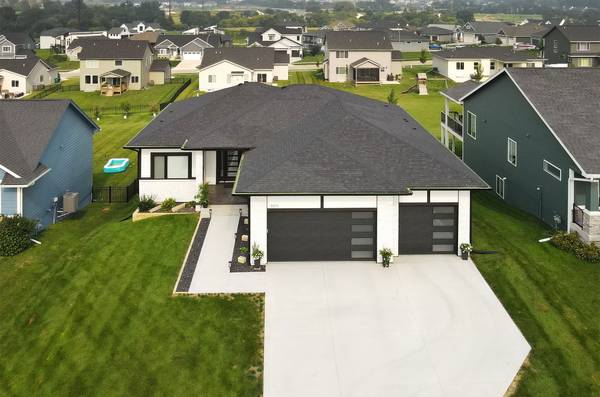 5519 164th Street, Urbandale, IA 50323