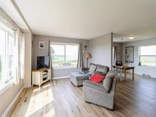 Sully, IA 50251,10746 S 104th Avenue E