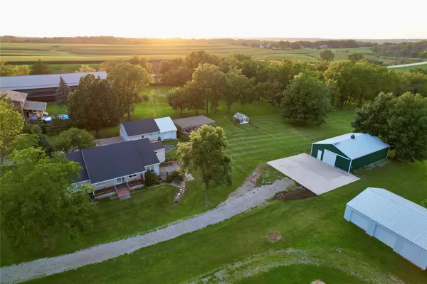 13069 Garst Trail, Indianola, IA 50125