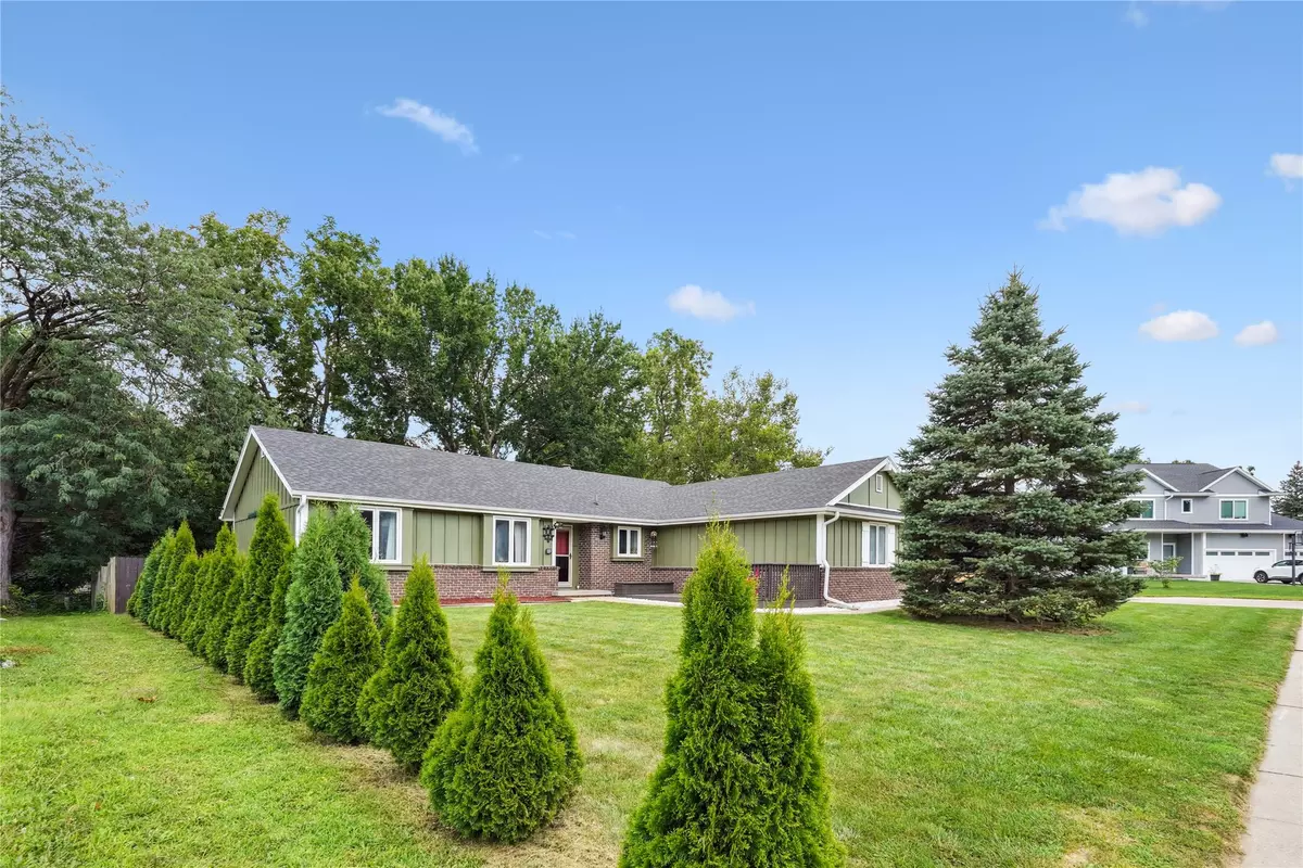 Des Moines, IA 50310,3921 48th Street