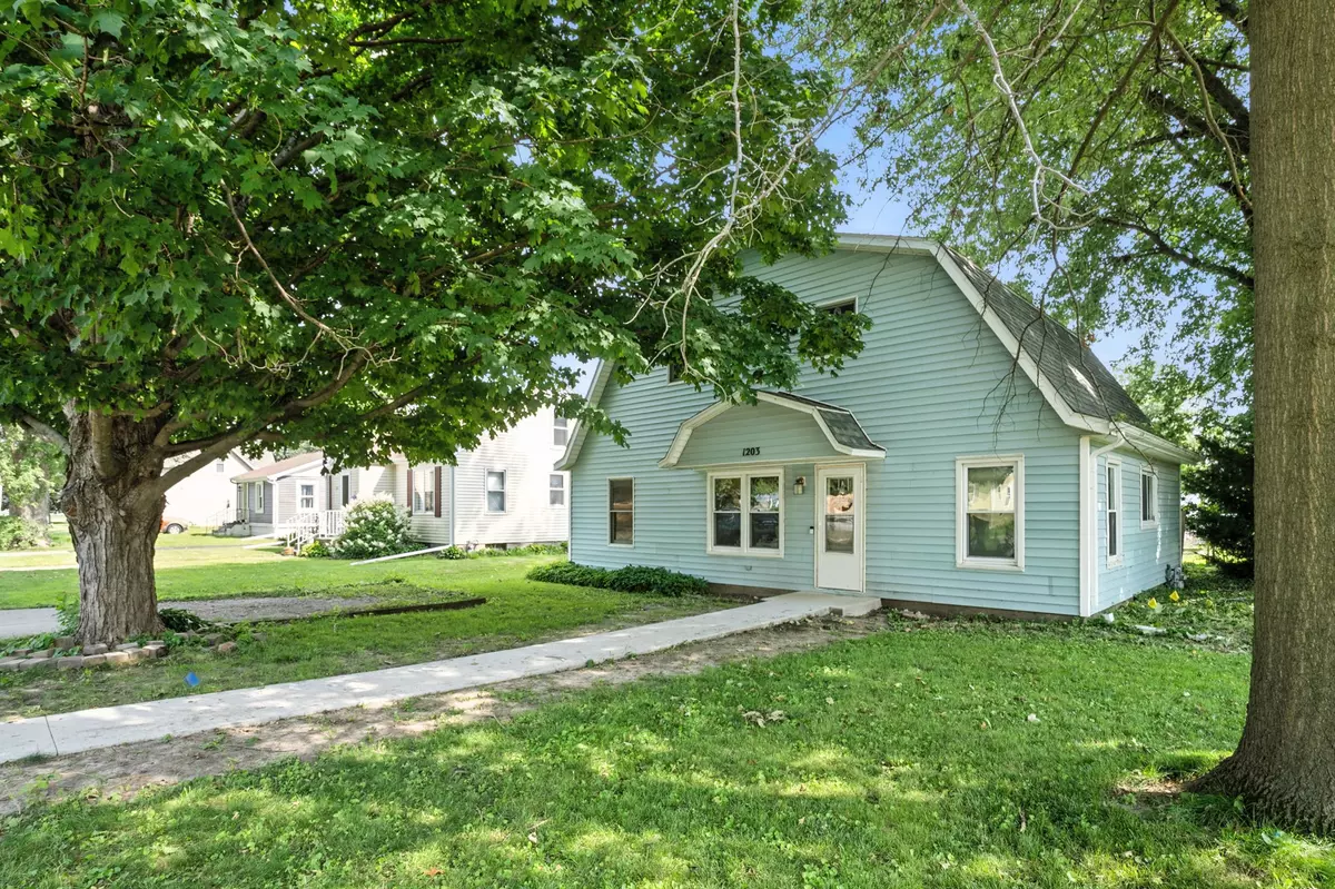 Durant, IA 52747,1203 8th Street