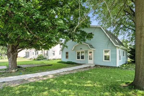 1203 8th Street, Durant, IA 52747