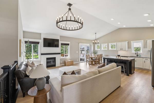 360 NE Coyote Drive, Waukee, IA 50263
