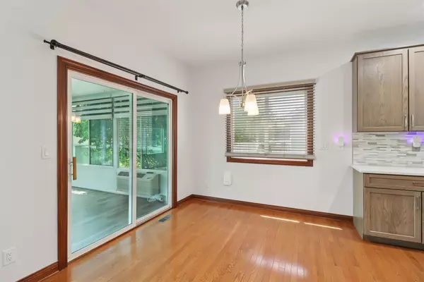 Des Moines, IA 50317,4729 E Merced Street