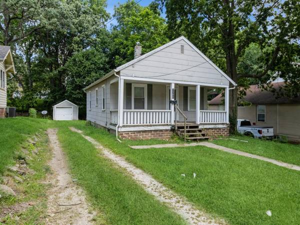 1105 Kirkwood Avenue, Des Moines, IA 50315