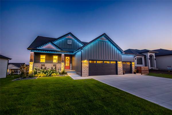 17662 Hammontree Drive, Clive, IA 50325