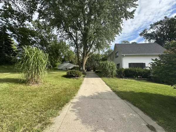 Des Moines, IA 50317,3250 E Douglas Avenue