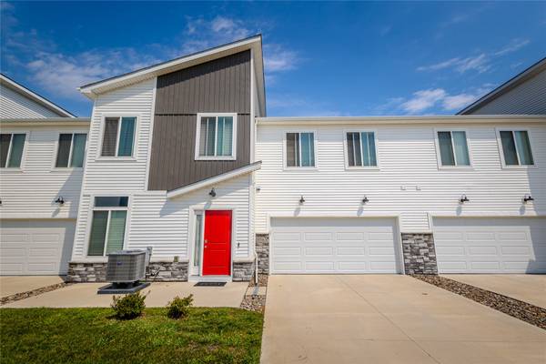 9563 Crestview Drive, West Des Moines, IA 50266