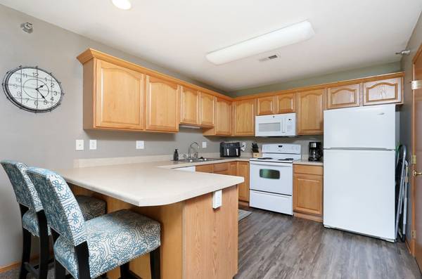 701 SE Dovetail Road #4, Grimes, IA 50111