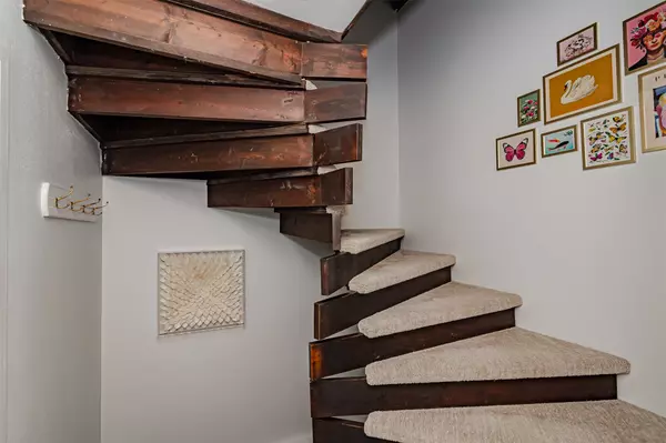 Ames, IA 50014,2201 Timberland Road