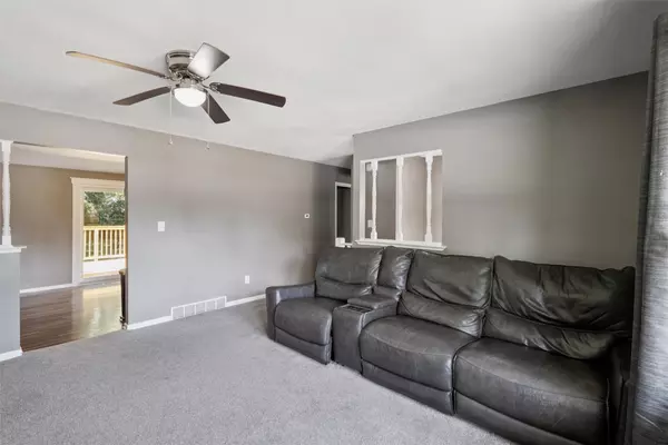 Van Meter, IA 50261,116 Arlington Avenue