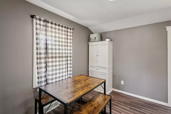 Van Meter, IA 50261,116 Arlington Avenue