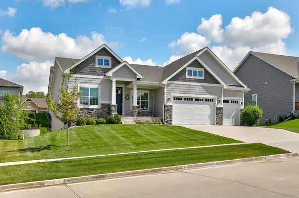 6171 Acadia Drive, West Des Moines, IA 50266