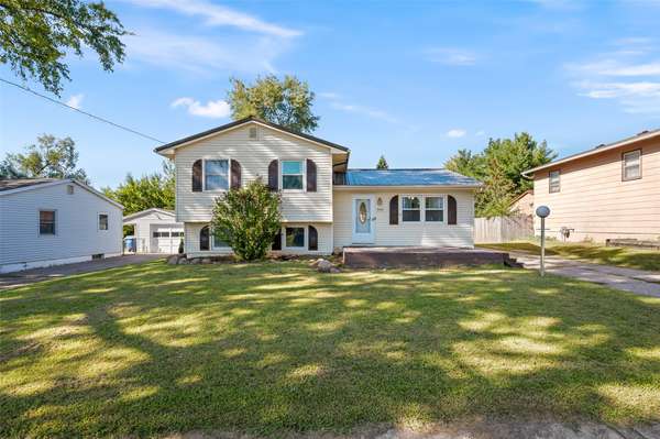 4146 E Madison Avenue, Des Moines, IA 50317