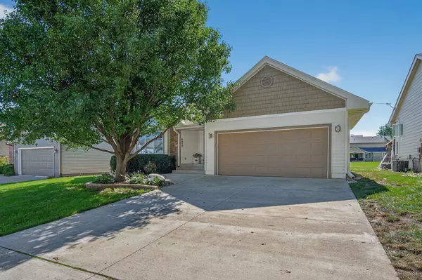 Urbandale, IA 50322,6810 Hickory Lane