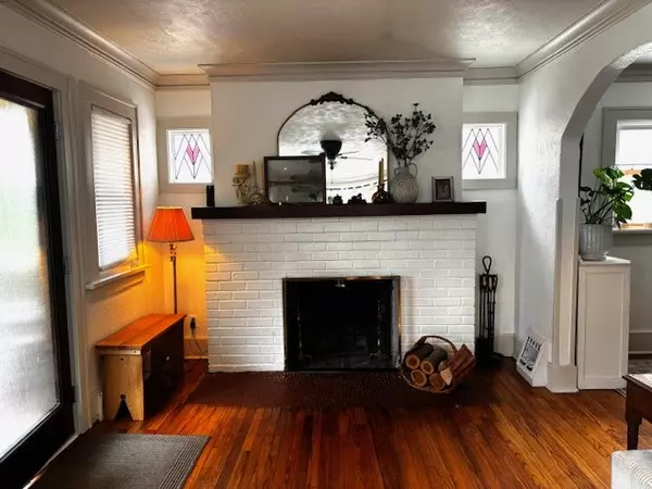 Des Moines, IA 50312,653 28th Street