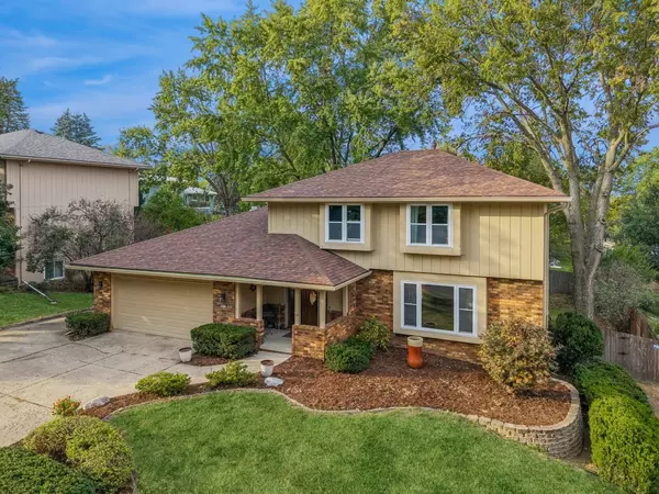 9911 Colby Avenue, Clive, IA 50325