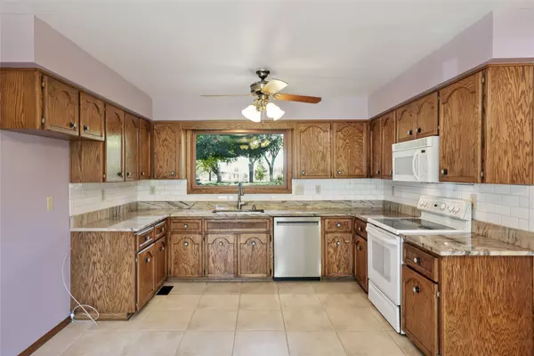 Johnston, IA 50131,5670 Lakepoint Circle